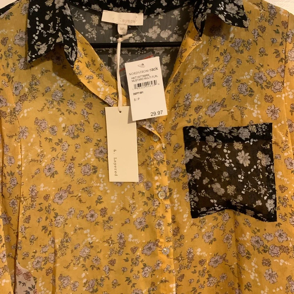 Button down blouse - Picture 2 of 5